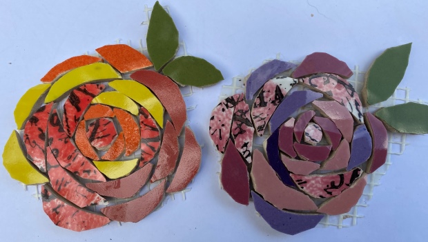 hand-nipped-deco-mix-rose--with-2-leaves